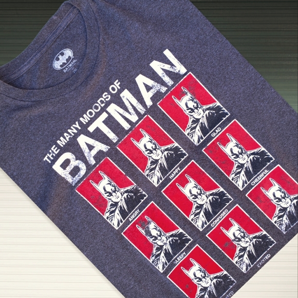 Mens Batman "The many moods" gray tee - Picture 3 of 7